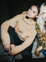 Z0ZR08832 Khaki Women Stone Heart II Hoodie Volcom Clothing